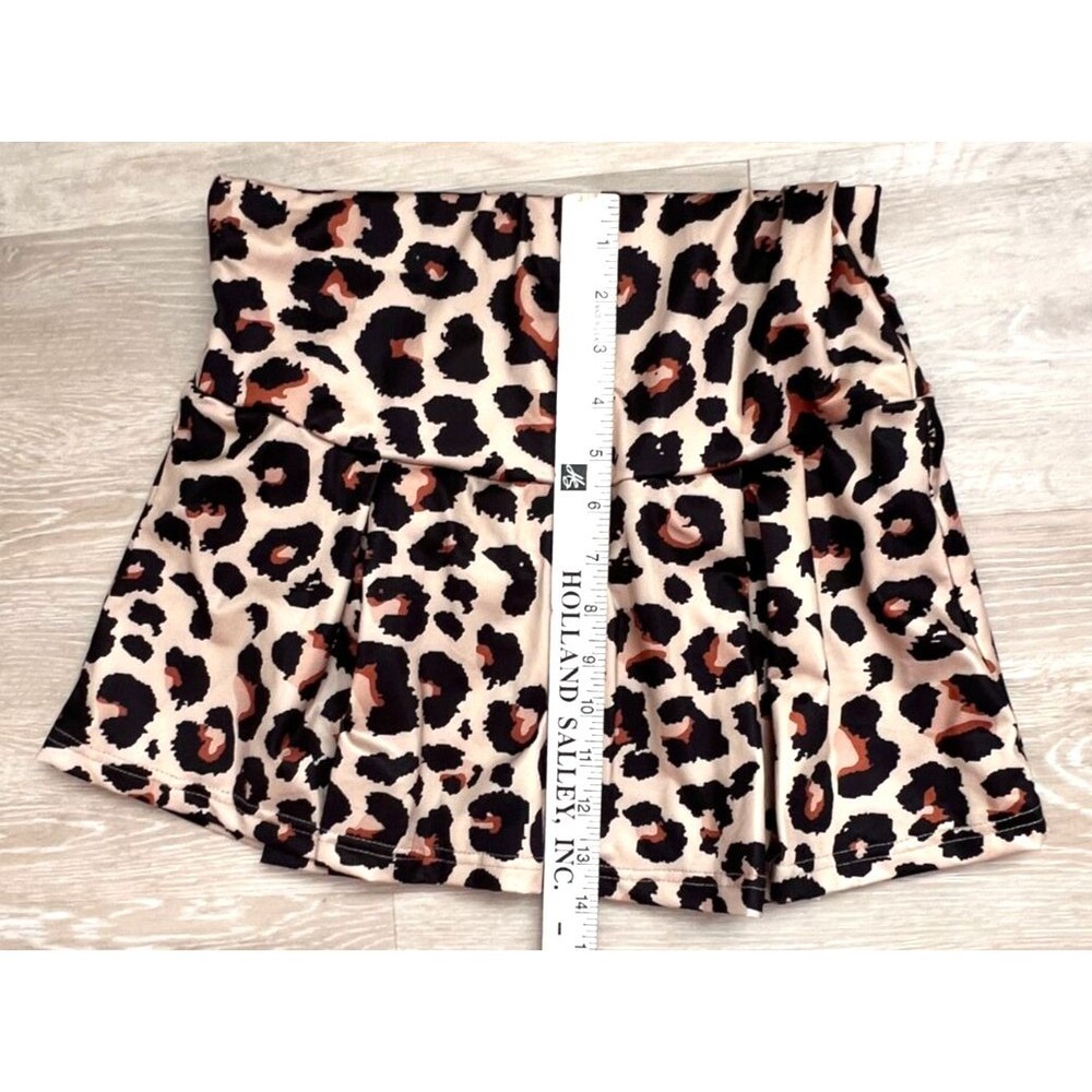 Leopard Print Tennis/Pickleball Skort – Built-In Shorts – Size M – 13” Length - Picture 5 of 7